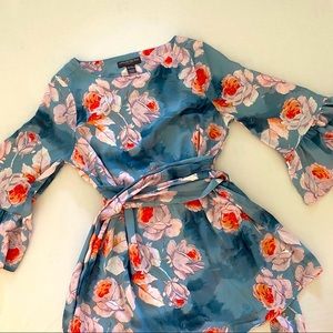 A Pea in the Pod Floral Maternity XS Shirt